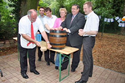 23. Sommerfest der CDU Rohrbach - Werner Pfisterer beim Fassanstich